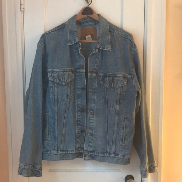 Vintage Levi’s Denim Trucker Jacket - Picture 2 of 8